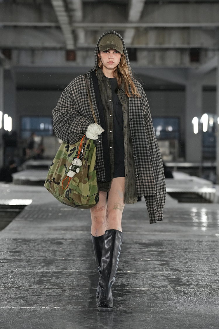 Look13
