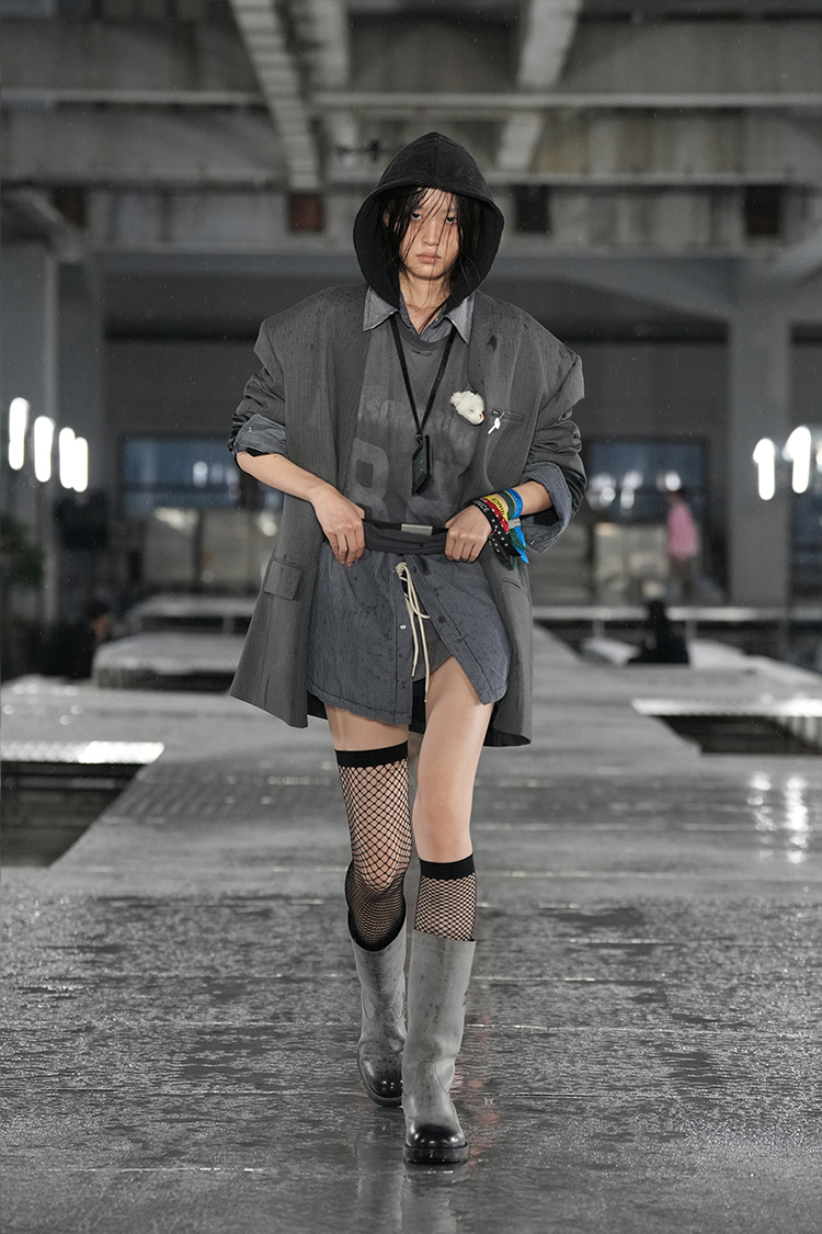 Look26