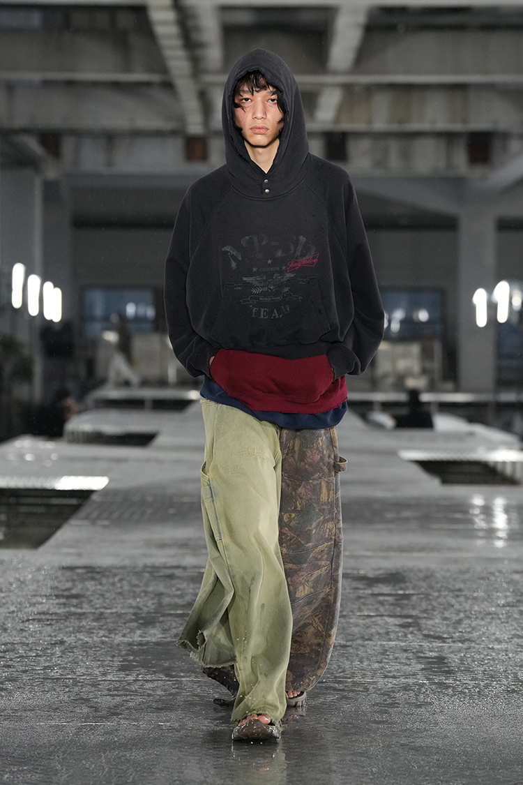 Look28