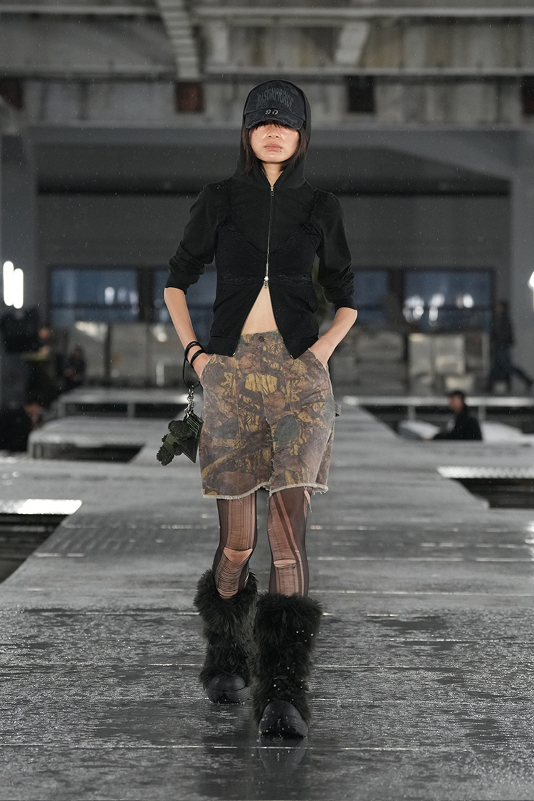 Look30