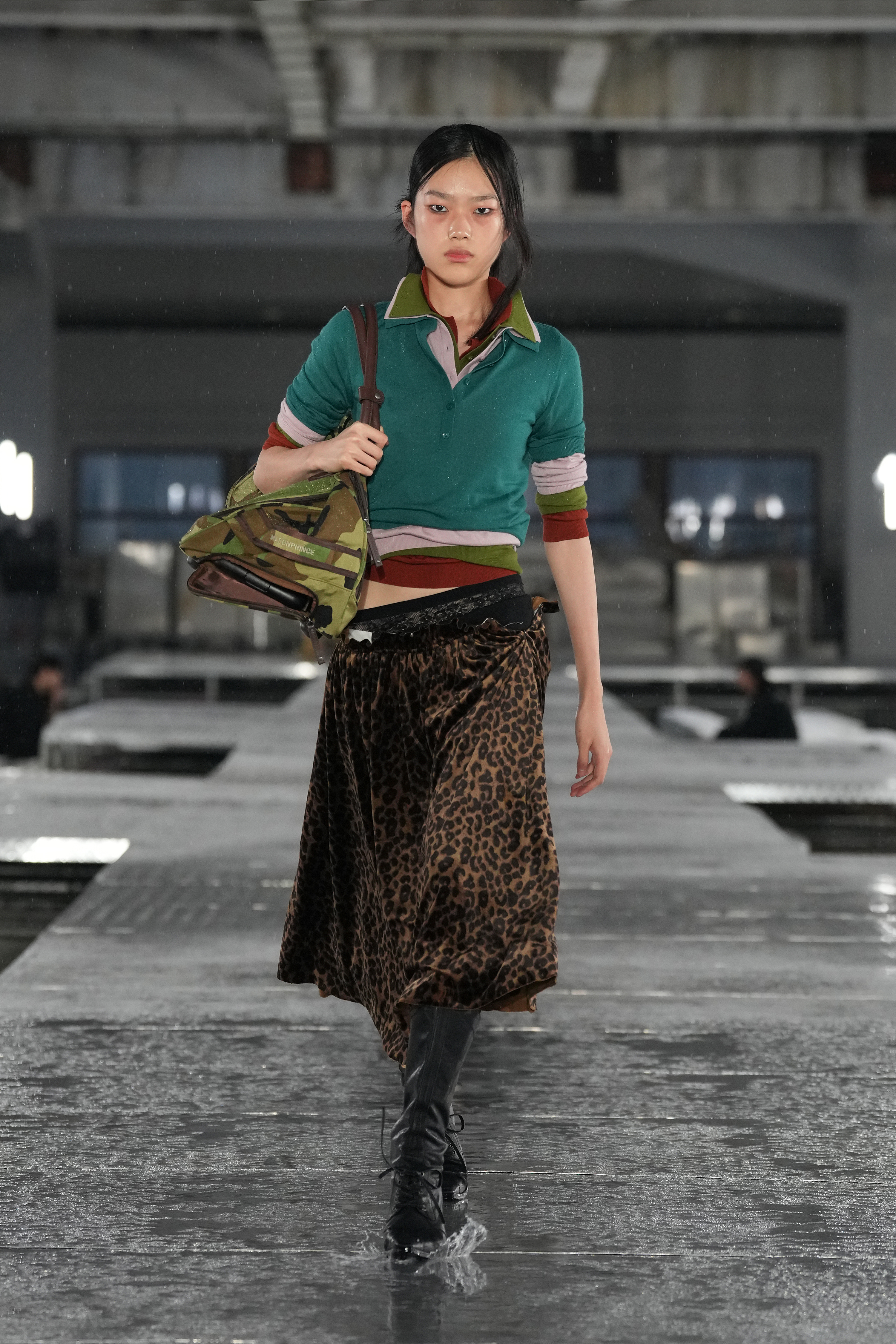 Look33