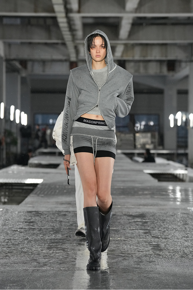 Look35