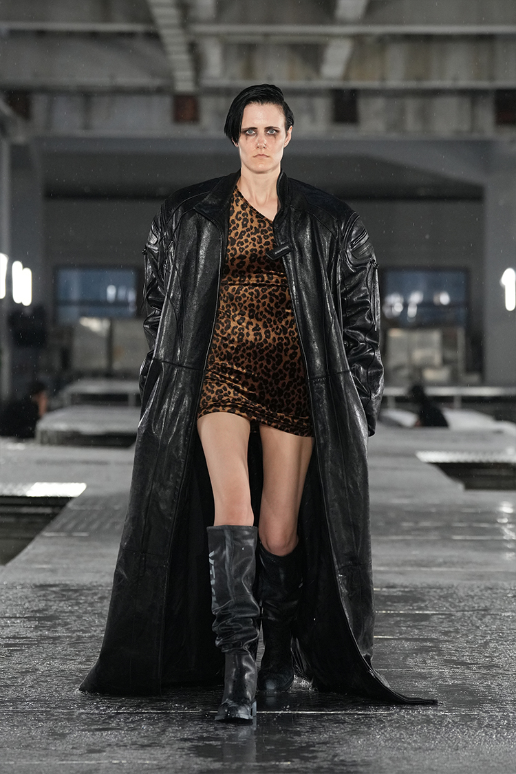 look1 - Image 1